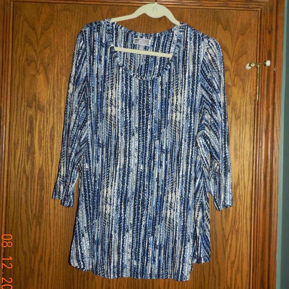 Women's JM Collection Woman Blues/Creams/White Top